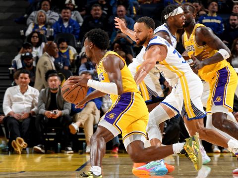 湖人103-111勇士 勇士多点开花无解三分雨主场击败湖人