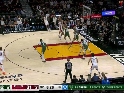 鲍威尔vs雄鹿集锦 半场里突外投拿到全场最高18分