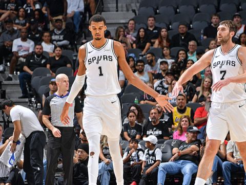 广州龙狮88-119马刺 奥拉迪波卡明斯基合砍42分文班亚马9+10+7+3盖帽