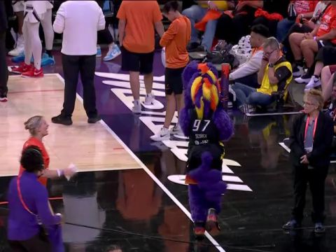 拉斯维加斯王牌vs菲尼克斯水星第2节中文解说回放