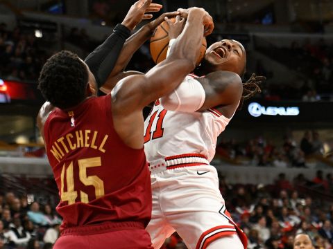 骑士112-119公牛 骑士3人得分20+不敌公牛6人得分上双