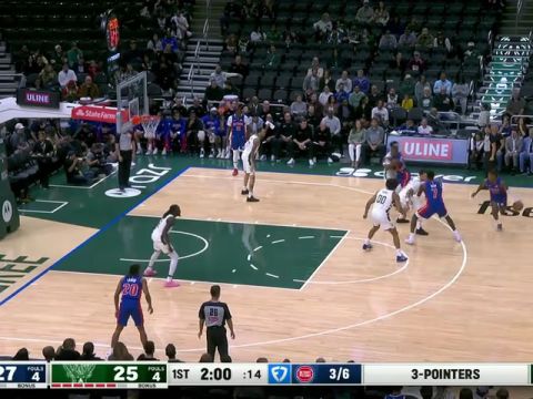 NBA季前赛：活塞vs雄鹿第1节英文原声回放