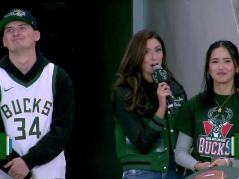 NBA季前赛：活塞vs雄鹿英文原声全场回放