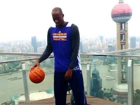 NBA季前赛：黄蜂vs雷霆第1节英文原声回放