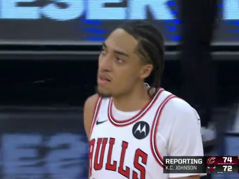 NBA季前赛：骑士vs公牛第3节英文原声回放