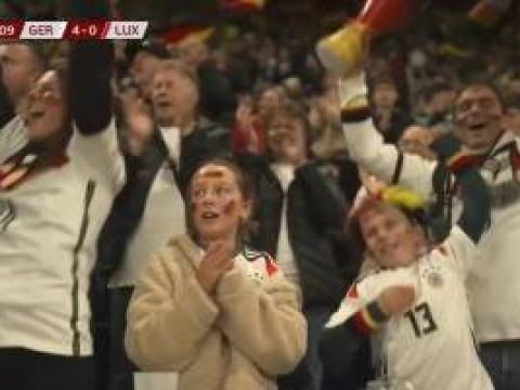 [进球视频] 卢森堡禁区内解围不力！基米西门前打门双响！德国4-0领先卢森堡