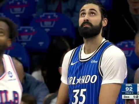 NBA季前赛：魔术vs76人第3节英文原声回放