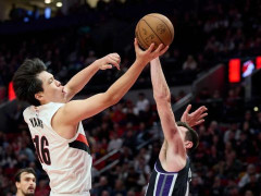 开拓者主帅：虽然杨瀚森在训练营里偶尔也会有高光表现，但今天这样的发挥实在太棒了