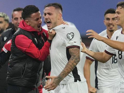 [爱奇艺全场集锦] 世预赛-马纳伊制胜球 阿尔巴尼亚1-0客场塞尔维亚