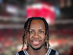 NBA每日篮板王：查尔斯·贝西17篮板(2025年10月14日)