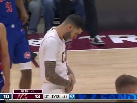 NBA季前赛：活塞vs骑士第1节英文原声回放