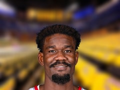 NBA每日篮板王：德安德烈·艾顿13篮板(2025年10月15日)