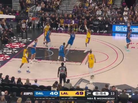 [微博全场集锦]🏀季前赛-文森特6记三分 浓眉18+9 湖人末节8分遭独行侠逆转