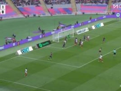 [进球视频]爱来自中超！维特塞尔接队友摆渡倒钩破门，赫罗纳1-1扳平巴萨