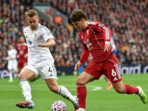 [咪咕全场集锦]4连败+落后榜首4分！利物浦1-2曼联 姆伯莫闪击马奎尔制胜