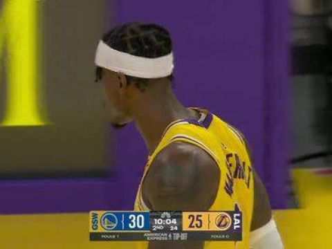 [范德彪追梦互推]充满火药味！范德彪失误后与追梦大力推搡 险引冲突前者吃T