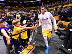 NBA常规赛湖人vs勇士 湖人首发阵容出炉！东契奇、文森特、里夫斯、八村塁、艾顿