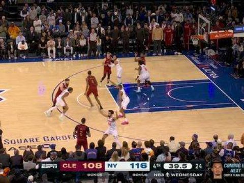 [阿奴诺比暴扣]世纪难题！朗佐-鲍尔边线发球失误 阿奴诺比暴扣定胜