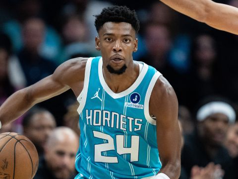 布兰登-米勒vs篮网集锦 全场25分连献暴扣点燃主场