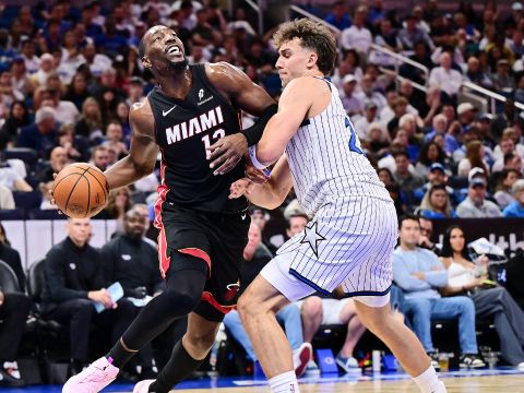 热火121-125魔术 魔术3人得分上20收获赛季开门红