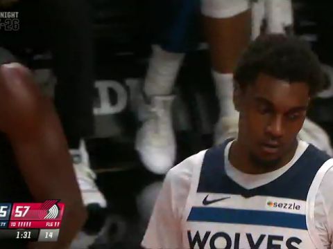 森林狼vs开拓者第2节英文原声回放