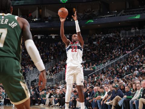 米德尔顿vs雄鹿集锦 面对老东家砍下23+6出色发挥