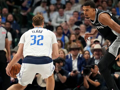 弗拉格vs马刺集锦 生涯首秀得到10+10仍需磨练