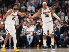 半场三分球7投7中！戈登成为NBA史上首位在揭幕战上半场命中7记三分的球员