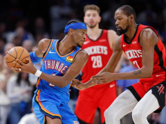 亚历山大半场砍下21分，连续20+得分场次达到74场距离历史第三仅差5场