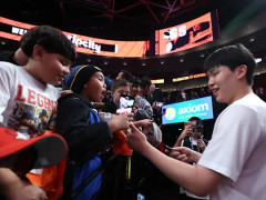 杨瀚森谈开拓者新主帅：他是一位非常好的教练，无论是在训练中还是专项中都非常细心