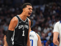 再刷历史第一纪录！文班场均34.5+13+6帽取连胜 美媒：抢MVP吧