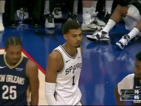 NBA常规赛：马刺vs鹈鹕第3节英文原声回放