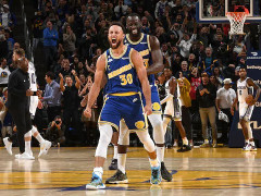 库里谈勇士新赛季开局两胜一负：这是很好的考验接下来要做好反弹，在主场拿下胜利