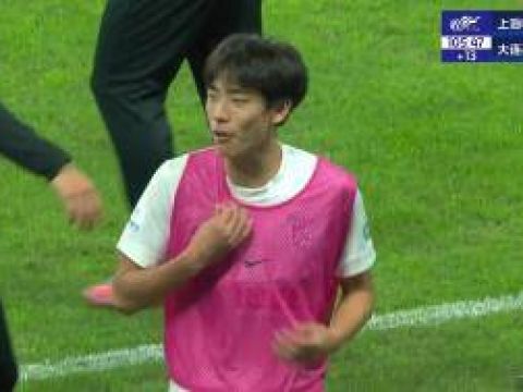 [红牌罚下] 申花vs大连补时爆发冲突，朱鹏宇两黄变一红