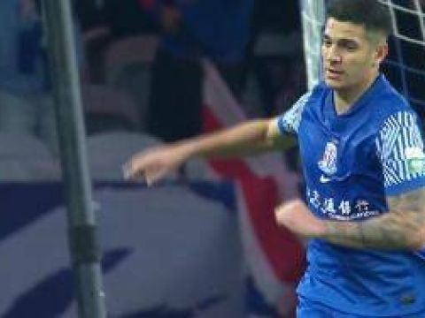 [进球视频] 吴曦禁区内造点 路易斯点射破门，申花补时绝平