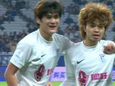 [进球视频] 大连英博1-0领先！吕焯毅远射破门首开记录