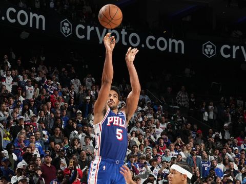 格雷姆斯vs黄蜂集锦 替补出战拿到24分关键三分完成准绝杀