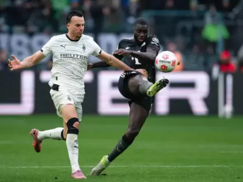 【全场回放】 门兴格拉德巴赫vs拜仁慕尼黑 (胡小凡、张力)