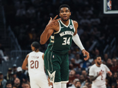 扬尼斯空砍40+14+9显悲凉！雄鹿攻防两端全靠他 美记：队史最佳