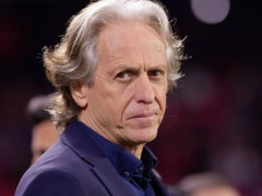 记者：利雅得胜利主帅让全队放假一天