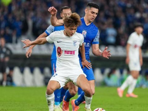 [CCTV全场集锦] 错失追分良机！申花2-2大连距榜首2分 吴曦破门路易斯点射绝平