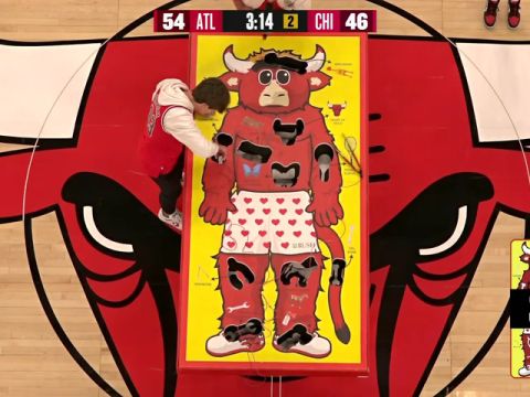 NBA常规赛：老鹰vs公牛第2节英文原声回放