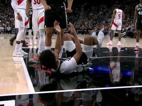 NBA常规赛：猛龙vs马刺英文原声全场回放