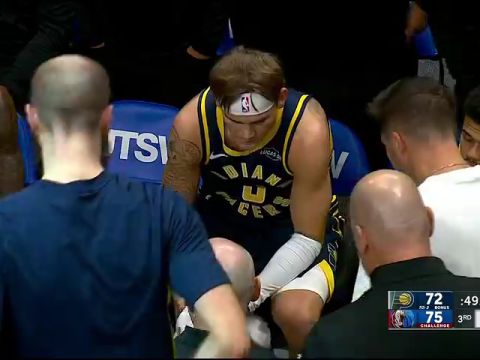 NBA常规赛：步行者vs独行侠第3节英文原声回放