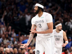 独行侠主帅：戴维斯的左小腿有些酸痛，他尝试重返赛场但我们不想冒任何风险