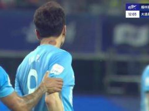 [射门中柱]刘祝润灵性漏球 闫鹏迎球打门中柱