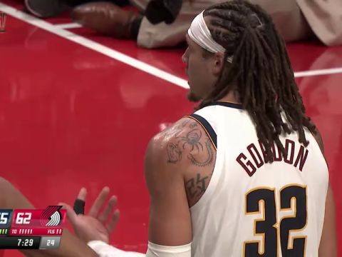 NBA杯小组赛：掘金vs开拓者第3节英文原声回放