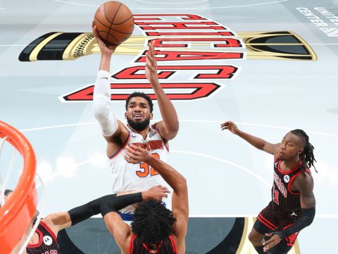 唐斯vs公牛集锦 三分5中1拿到22分10篮板苦吞败果