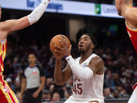 米切尔vs老鹰集锦 独揽37+2+5八记三分夺魂摄魄