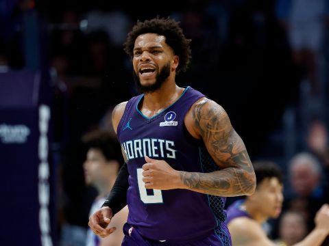 布里奇斯vs爵士集锦 轻取29+6状态在线助队取胜